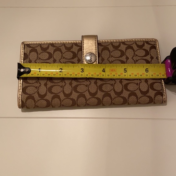 Coach Wallet - Picture 9 of 9